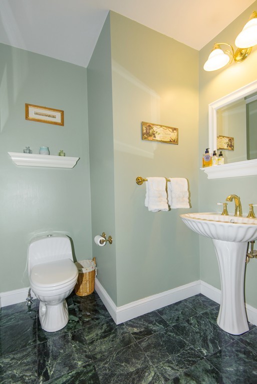 11 Captain Handley Road Acton, MA 01720 - Photo 5 of 24 Gallery Image 5