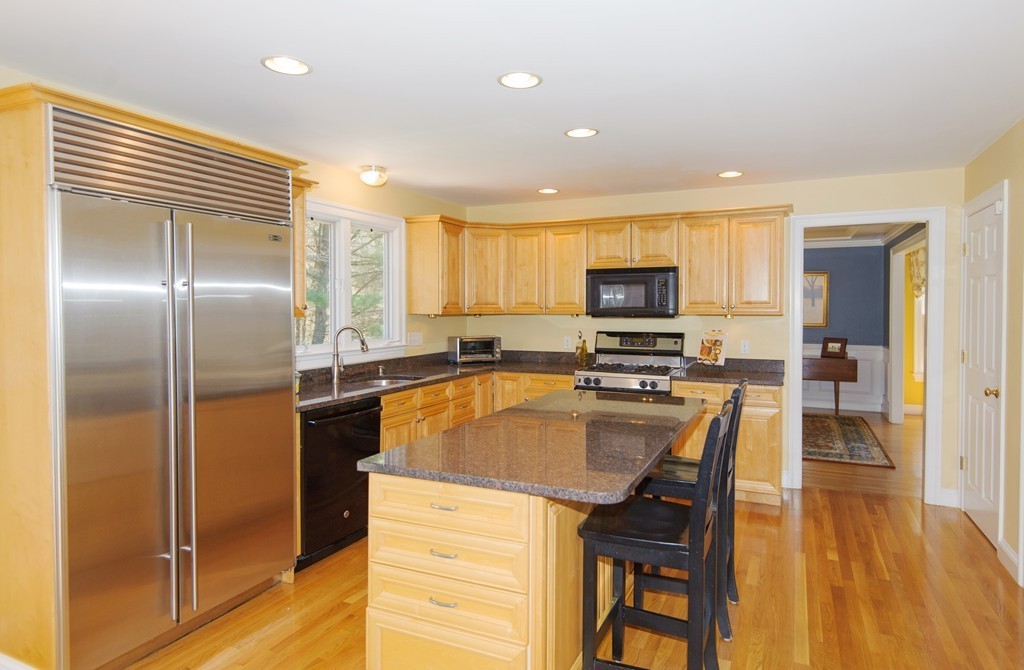 11 Captain Handley Road Acton, MA 01720 - Photo 8 of 24 Gallery Image 8