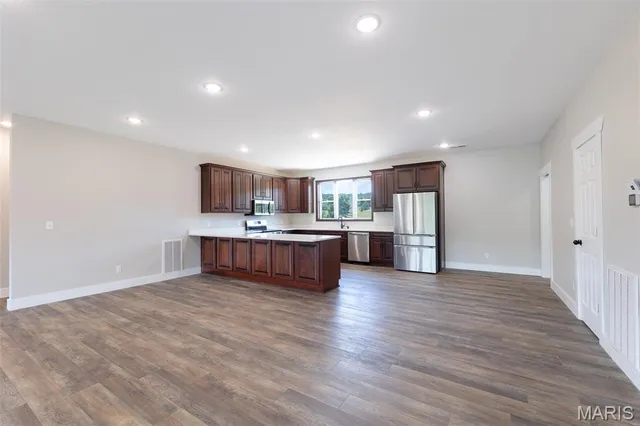 $899,000 | 185 Riverside, Van Buren, MO 63965