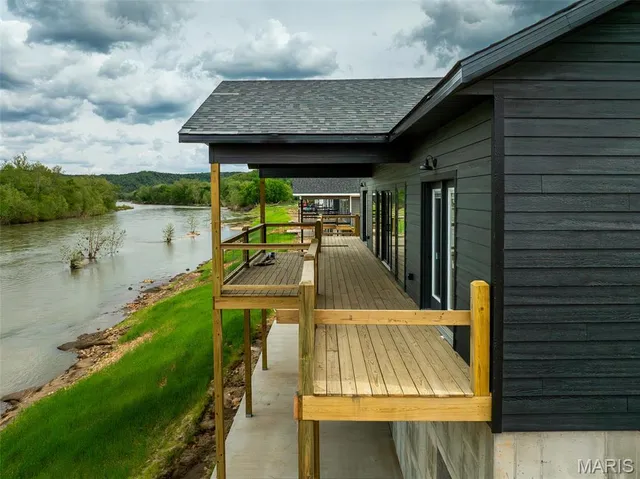 $899,000 | 185 Riverside, Van Buren, MO 63965