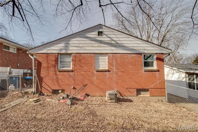 $85,000 | 2221 Norside Drive, Alton, IL 62002