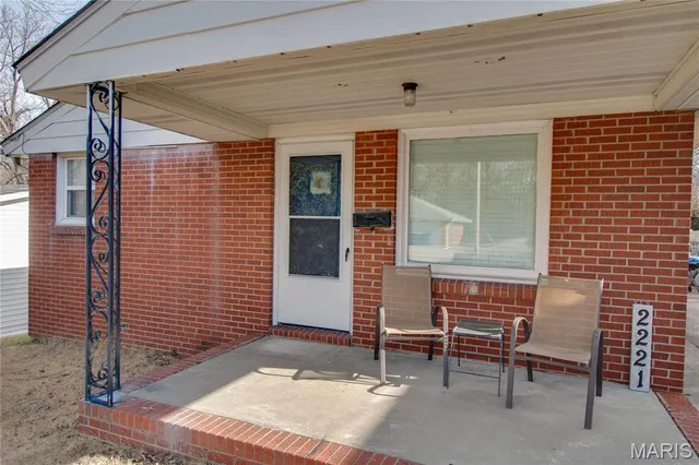 $85,000 | 2221 Norside Drive, Alton, IL 62002