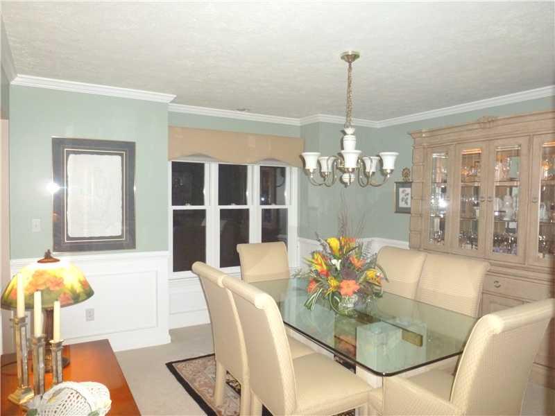 310 South Meadow Court McKees Rocks, PA 15136 - Photo 11 of 25 Dining Room.