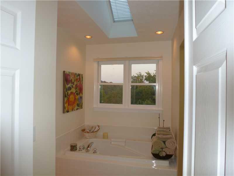 310 South Meadow Court McKees Rocks, PA 15136 - Photo 17 of 25 Master Bath/Spa.