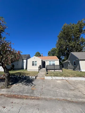 $945 | 1402 East Willard Street, Muncie, IN 47302