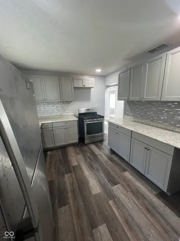 $945 | 1402 East Willard Street, Muncie, IN 47302