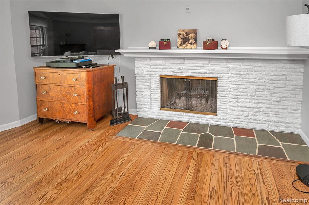 580 Cook Road Grosse Pointe Woods, MI 48236 - Photo 5 of 48