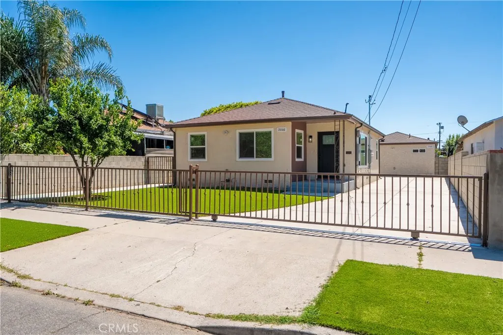 13066 Garber Street Pacoima, CA 91331 - Photo 5 of 68