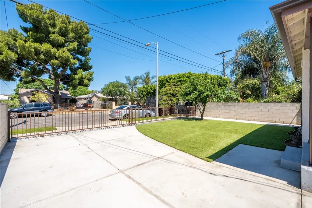 13066 Garber Street Pacoima, CA 91331 - Photo 7 of 68