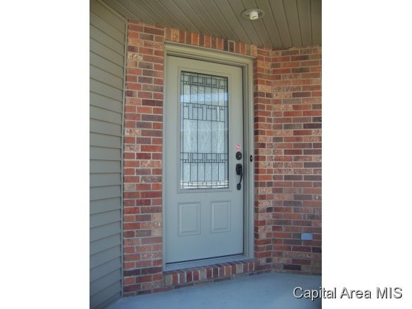 7211 Torrington Way Springfield, IL 62711 - Photo 2 of 19