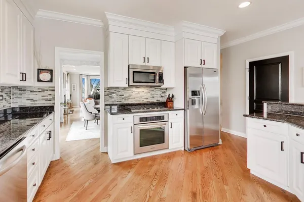 $950,000 | 2151 Mint Lane, Glenview, IL 60026