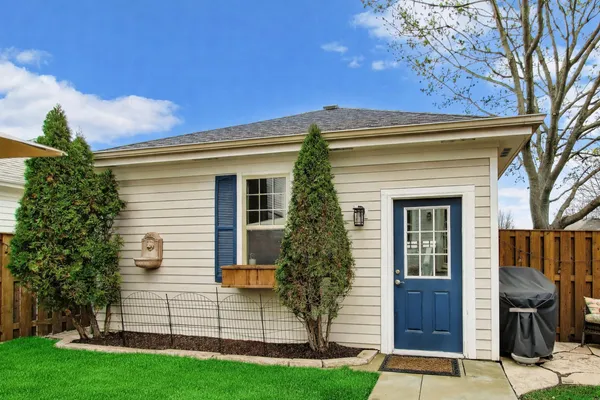 $950,000 | 2151 Mint Lane, Glenview, IL 60026