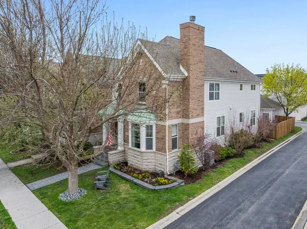 $950,000 | 2151 Mint Lane, Glenview, IL 60026