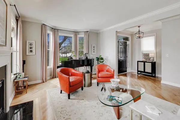$950,000 | 2151 Mint Lane, Glenview, IL 60026
