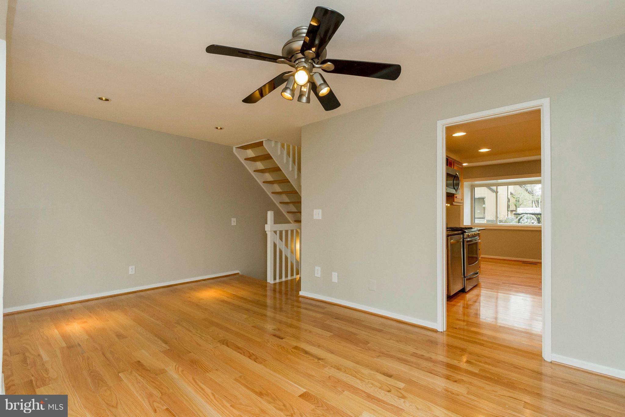 1513 Farsta Court Reston, VA 20190 - Photo 12 of 26 Interior (General)