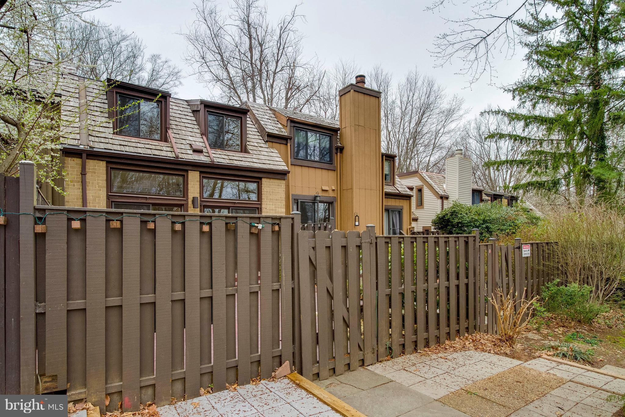 1513 Farsta Court Reston, VA 20190 - Photo 26 of 26 Exterior (Rear)