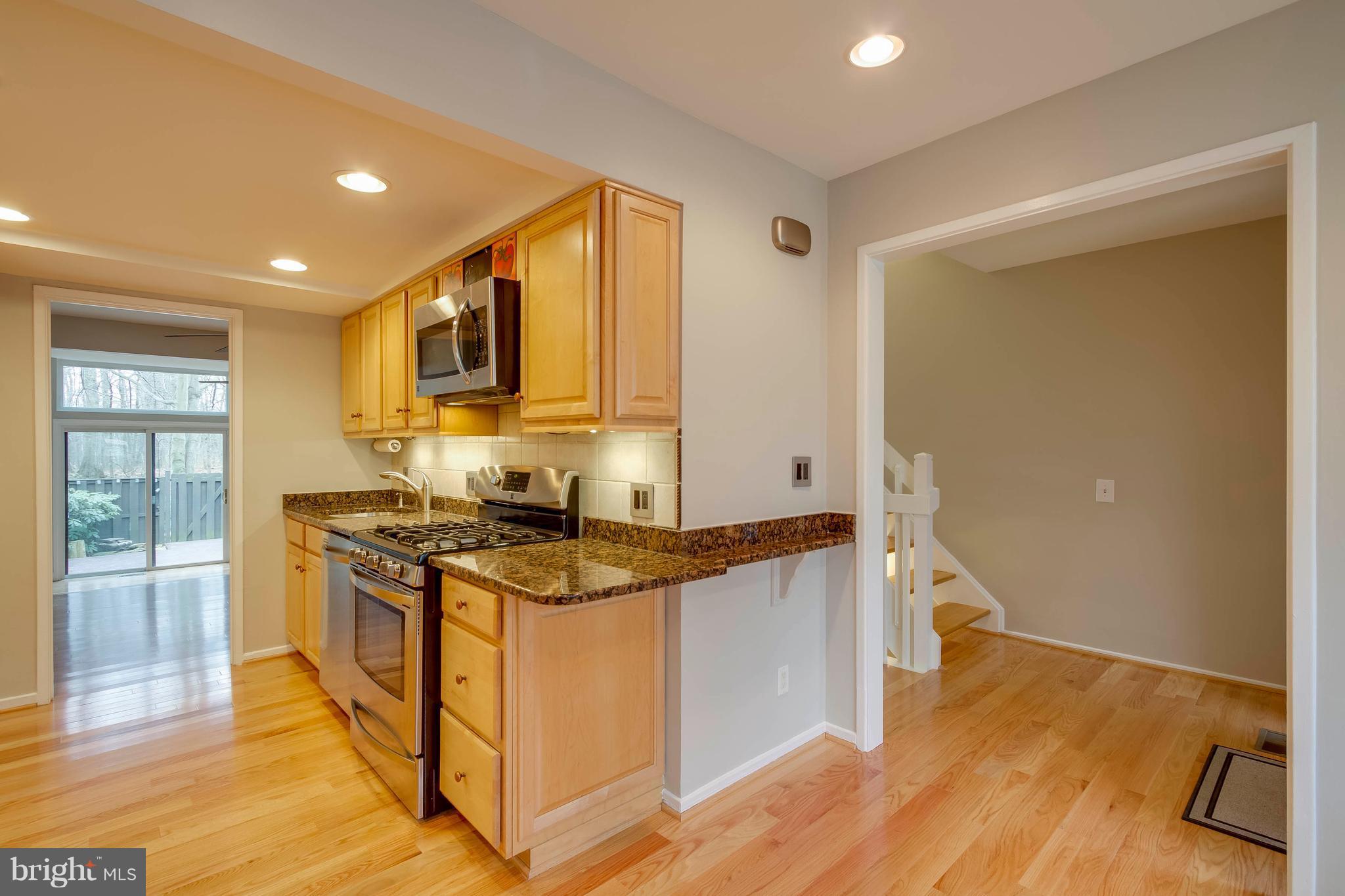 1513 Farsta Court Reston, VA 20190 - Photo 7 of 26 Kitchen