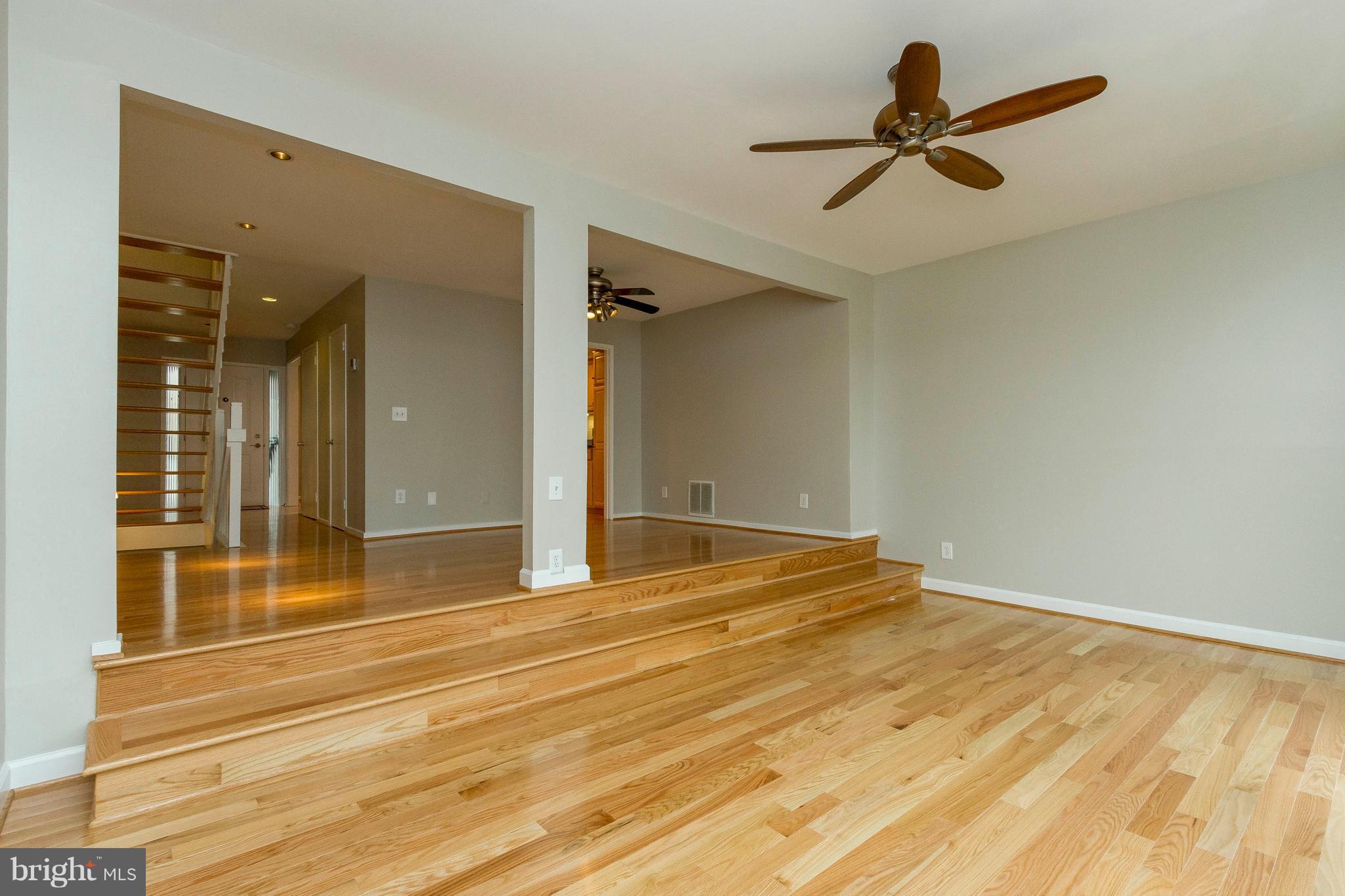 1513 Farsta Court Reston, VA 20190 - Photo 8 of 26 Living Room