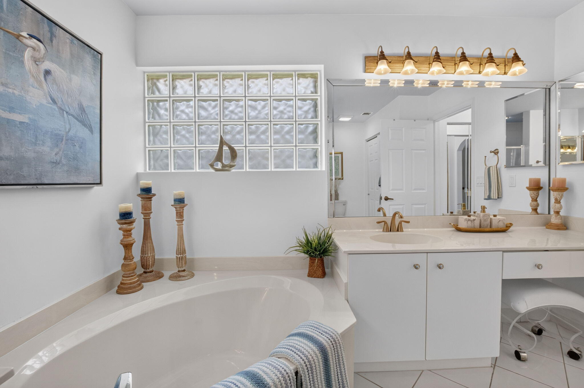 6746 Sun River Road Boynton Beach, FL 33437 - Photo 35 of 72 Primary Bathroom