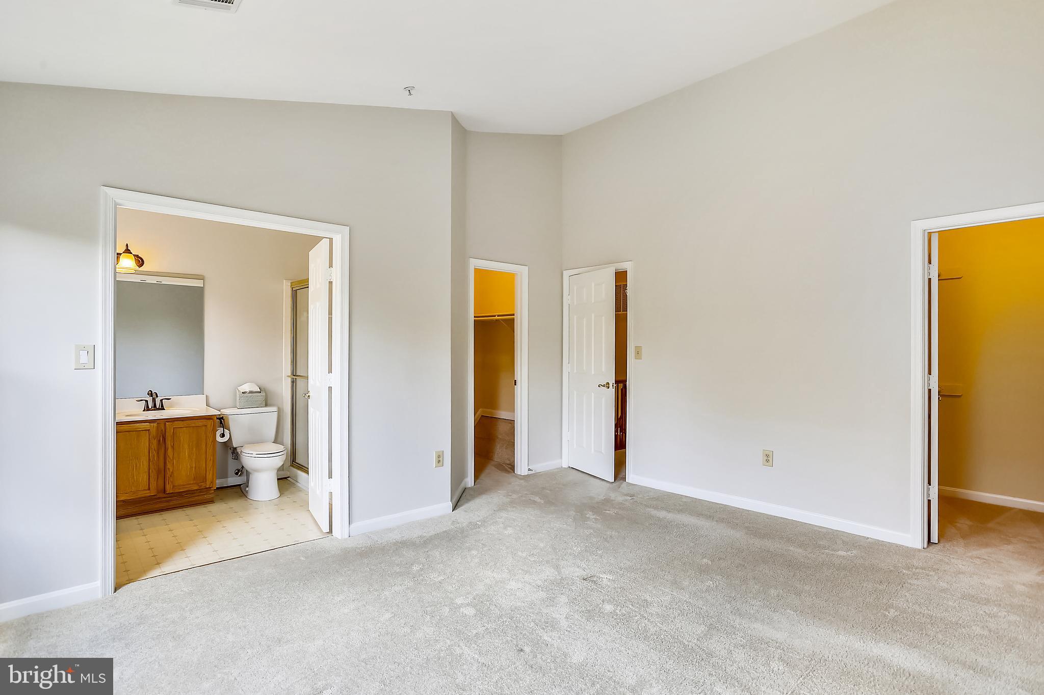 313 Ridgepoint Place Gaithersburg, MD 20878 - Photo 17 of 52 a view of an empty room
