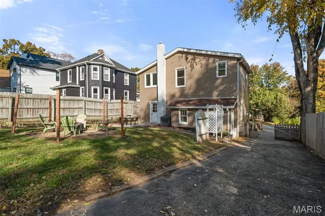 $369,900 | 840 Marshall Avenue, St. Louis, MO 63119