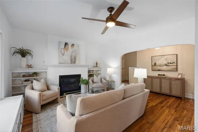 $369,900 | 840 Marshall Avenue, St. Louis, MO 63119