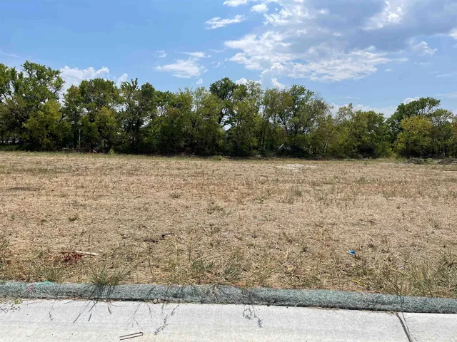 $35,000 | 1029 West Silverstone Court, Andover, KS 67002