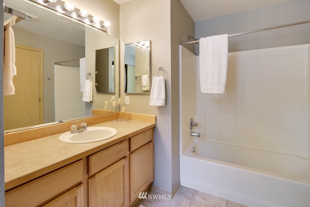 2808 Southeast 8th Place, Unit 1108 Renton, WA 98058 - Photo 11 of 21 Gallery Image 11
