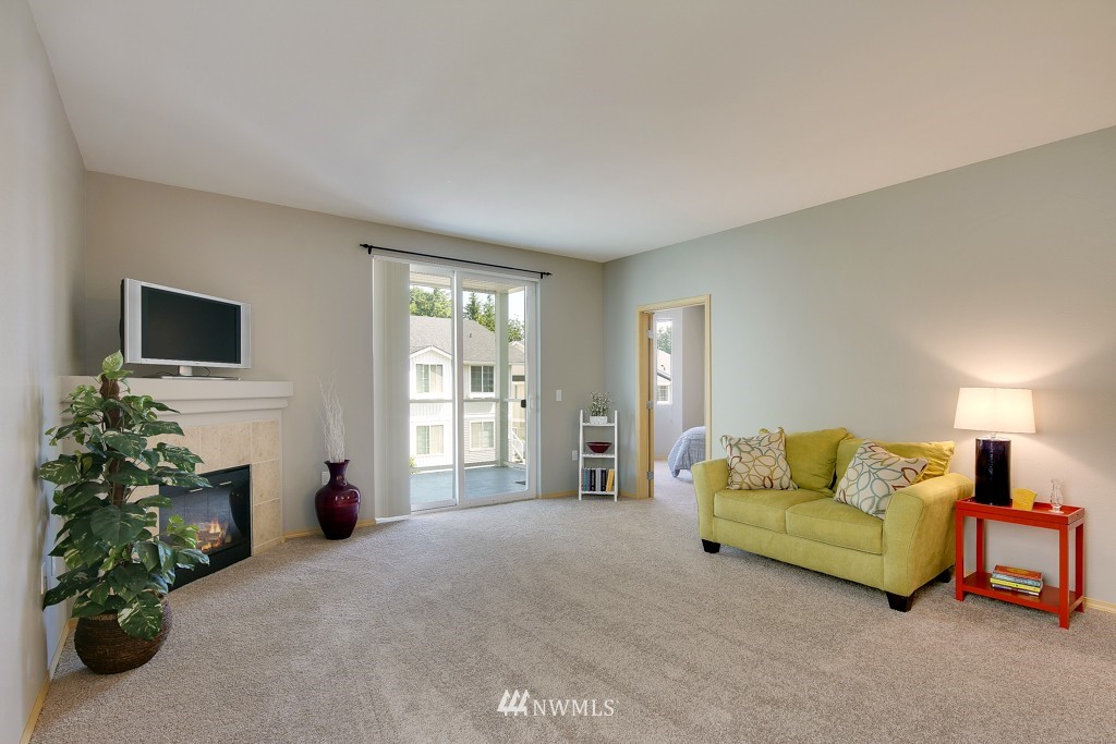 2808 Southeast 8th Place, Unit 1108 Renton, WA 98058 - Photo 3 of 21 Gallery Image 3