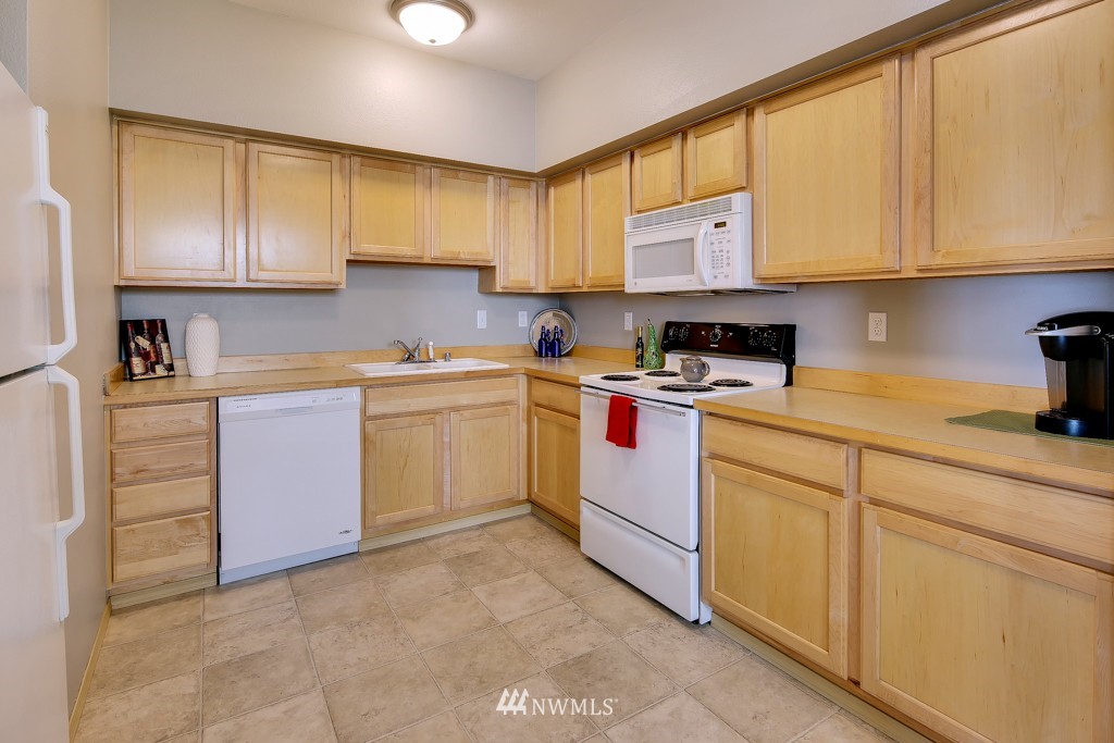 2808 Southeast 8th Place, Unit 1108 Renton, WA 98058 - Photo 8 of 21 Gallery Image 8