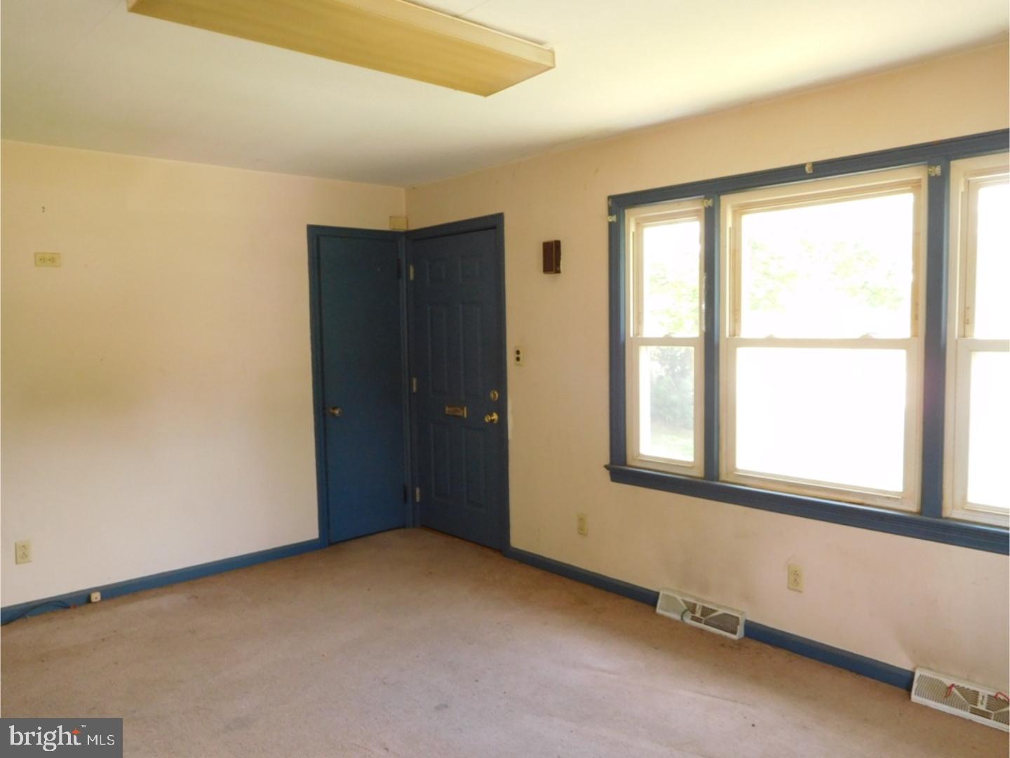 334 South Hook Road Pennsville, NJ 08070 - Photo 4 of 13 Gallery Image 4