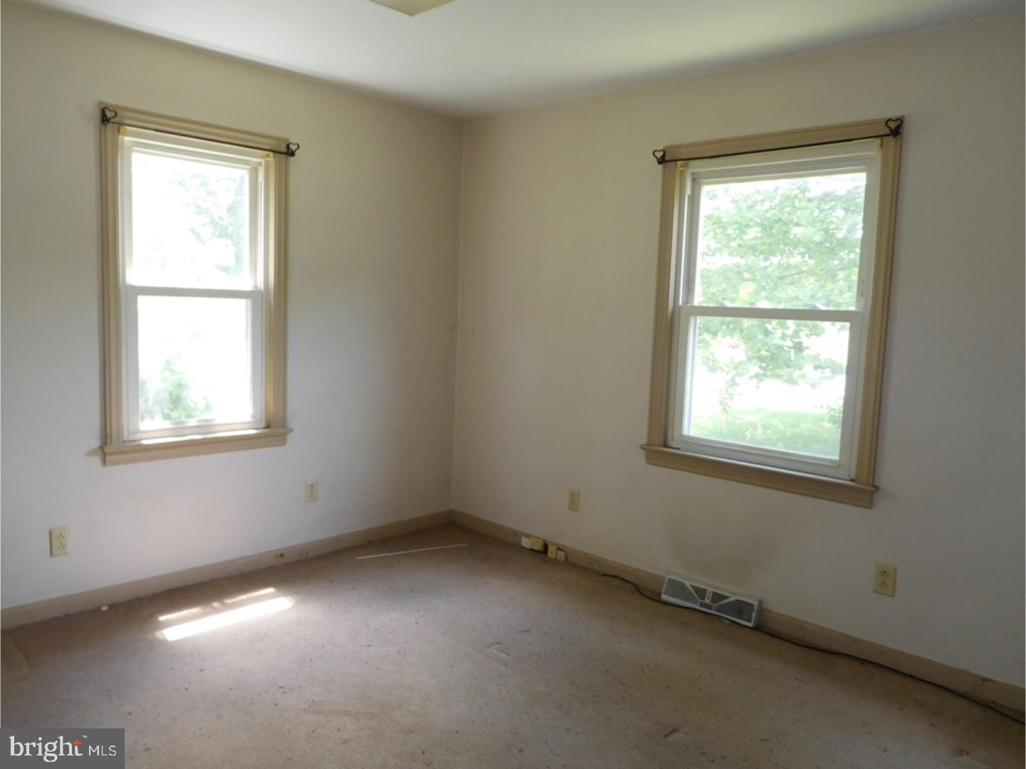 334 South Hook Road Pennsville, NJ 08070 - Photo 8 of 13 Gallery Image 8