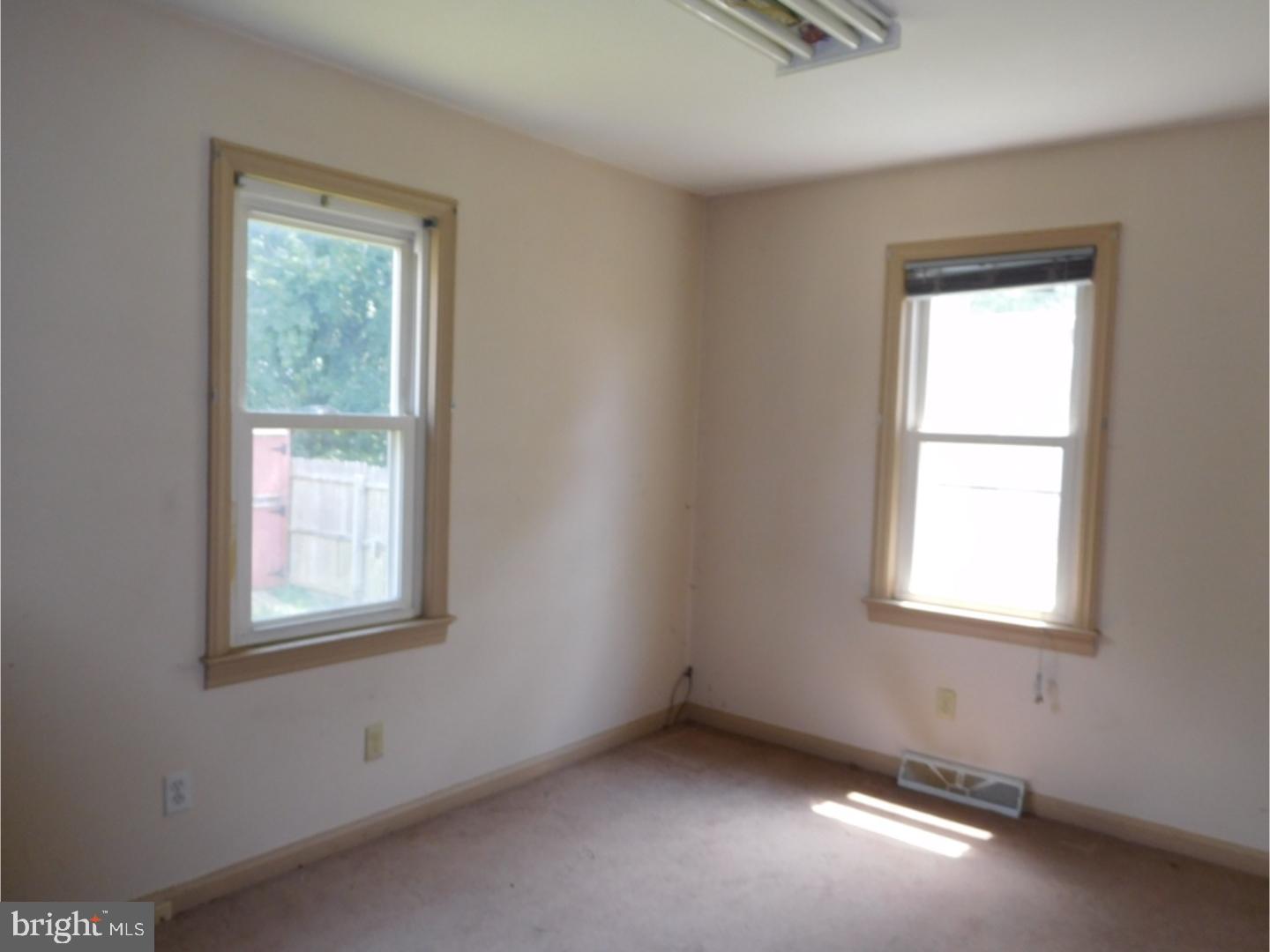 334 South Hook Road Pennsville, NJ 08070 - Photo 9 of 13 Gallery Image 9