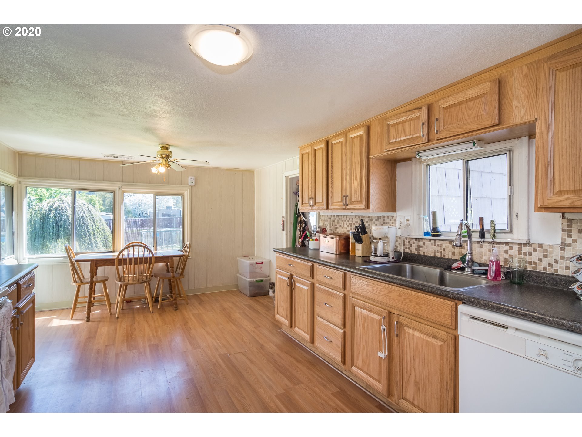 70 Southwest Wheeler Street Winston, OR 97496 - Photo 6 of 31 Gallery Image 6
