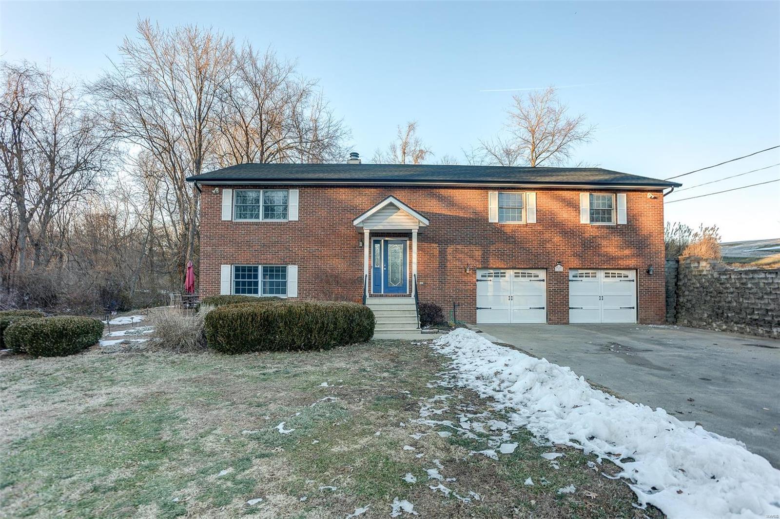 7221 Town Hall Road Belleville, IL 62223 - Photo 3 of 53 Gallery Image 3