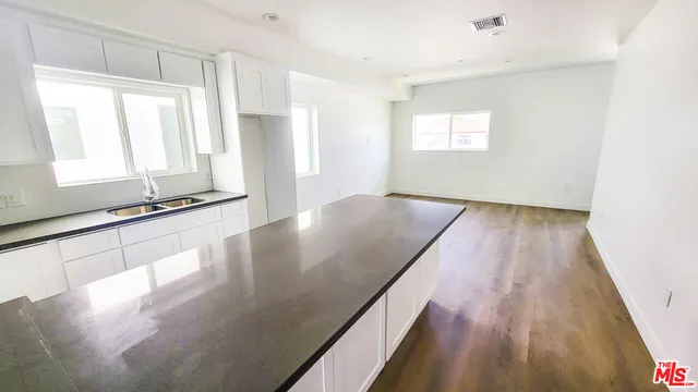 $5,500,000 | Undisclosed Address, Los Angeles, CA 90044