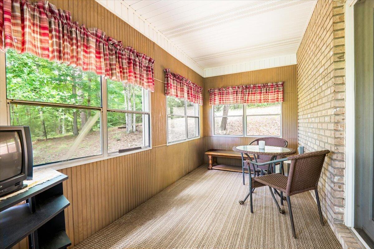 272 Locust Grove Cemetery Road London, KY 40744 - Photo 25 of 53 16-Sunroom