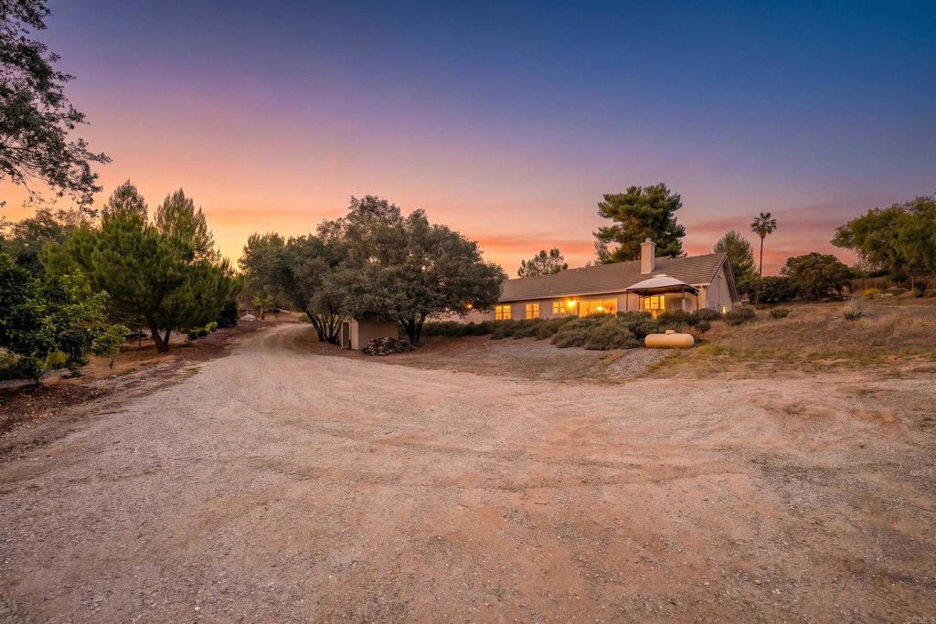 2231 Yucca Hill Road Alpine, CA 91901 - Photo 8 of 34