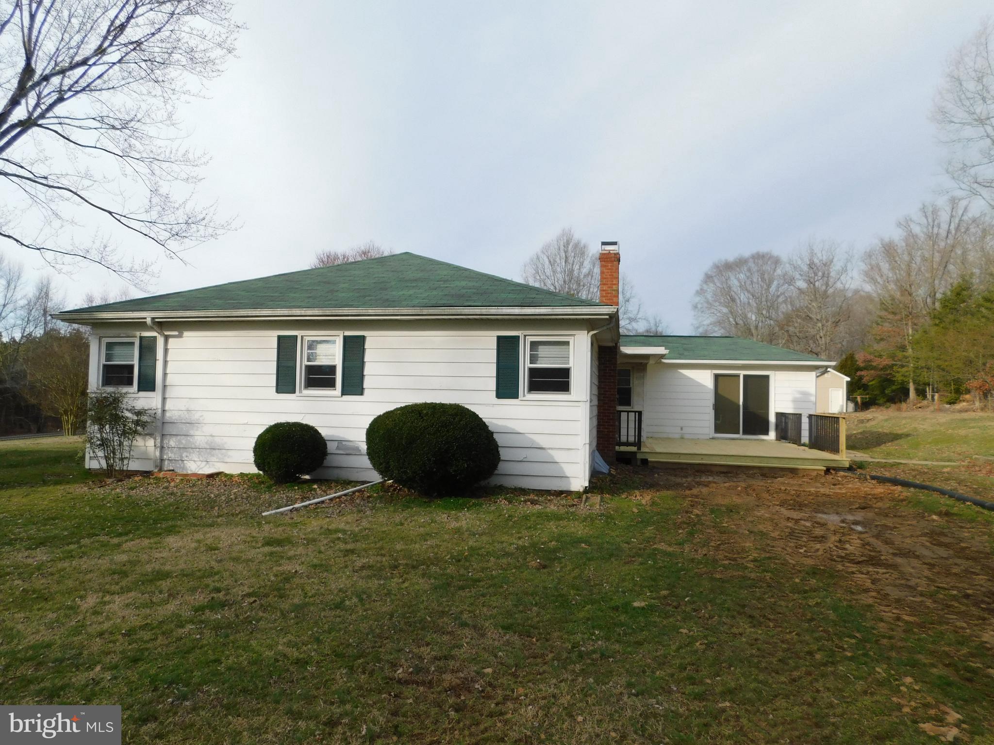 13069 Dahlgren Road King George, VA 22485 - Photo 6 of 32 Right Side of House