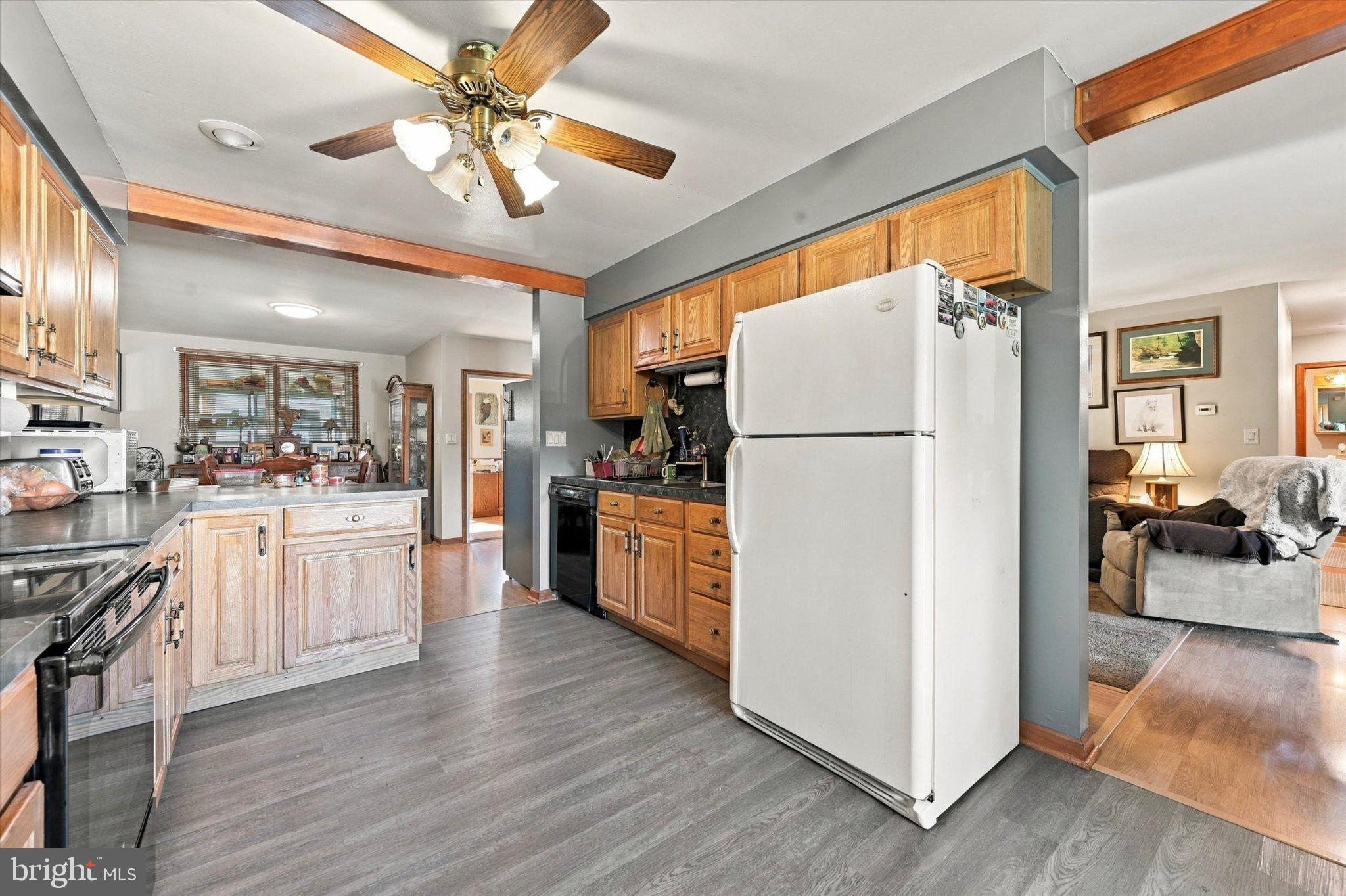 860 Doe Run Road Coatesville, PA 19320 - Photo 4 of 29 Gallery Image 4