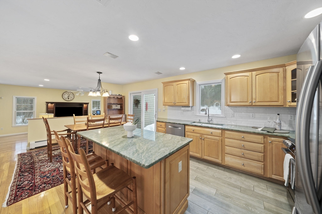 86 Telegraph Hill Road Marshfield, MA 02050 - Photo 5 of 42