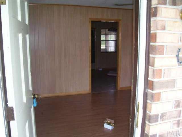 1107 Isabella Road Cantonment, FL 32533 - Photo 3 of 5