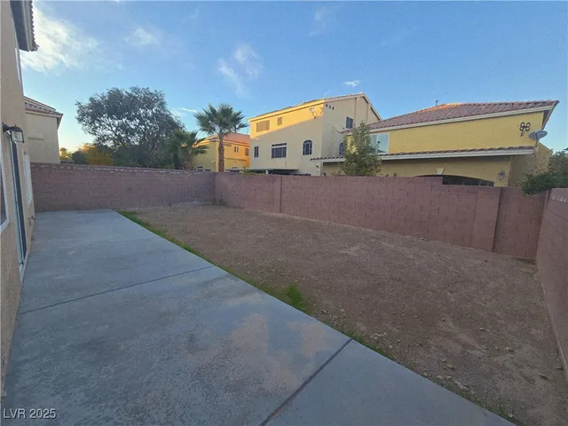 $2,850 | 6366 White Heron Court, Las Vegas, NV 89139