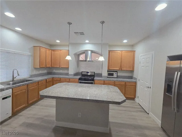 $2,850 | 6366 White Heron Court, Las Vegas, NV 89139