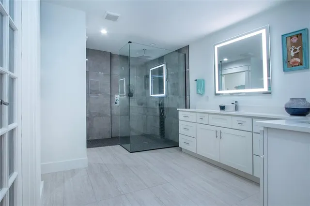 $595,000 | 8607 50th Avenue West, Bradenton, FL 34210