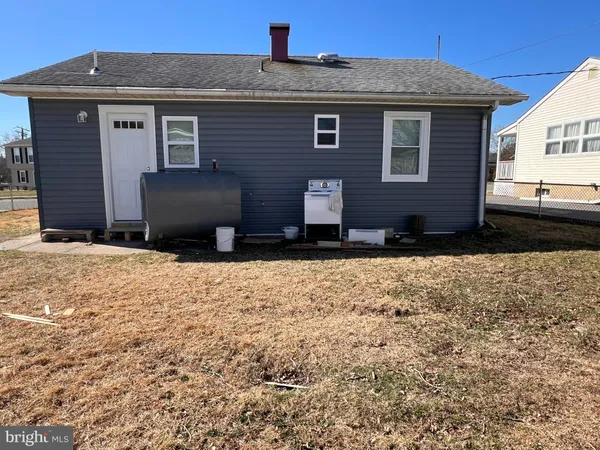 $1,800 | 1325 Fuselage Avenue, Baltimore, MD 21220