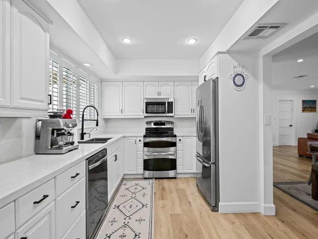 $5,500 | 2011 Northeast 60th Street, Fort Lauderdale, FL 33308