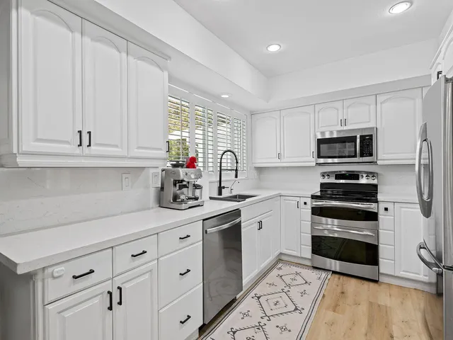 $5,500 | 2011 Northeast 60th Street, Fort Lauderdale, FL 33308