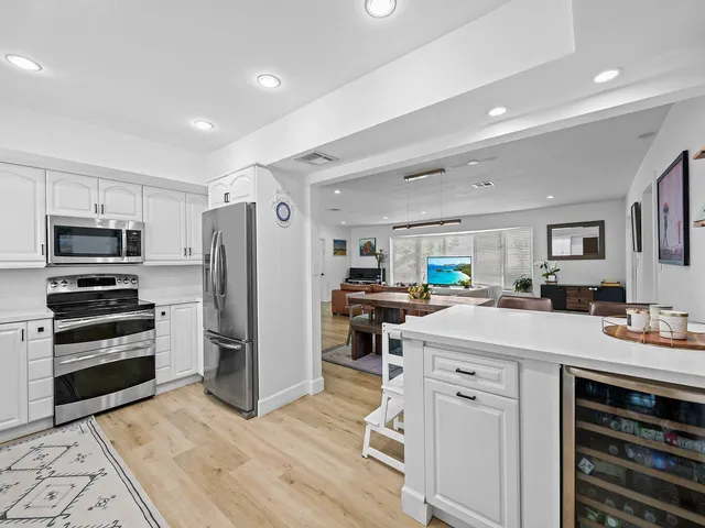 $5,500 | 2011 Northeast 60th Street, Fort Lauderdale, FL 33308