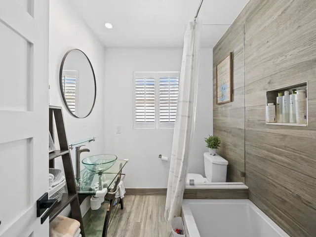 $5,500 | 2011 Northeast 60th Street, Fort Lauderdale, FL 33308